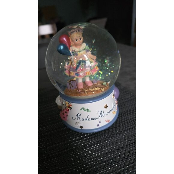 Madame Alexander Other - FAO Schwarz Madame Alexander Snow Globe Plays Happy Birthday Music Wind Up Nobox